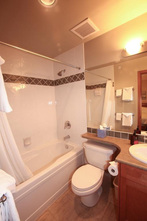 Vila Whistler Alpine Chalet Retreat & Wellness Pokoj fotografie