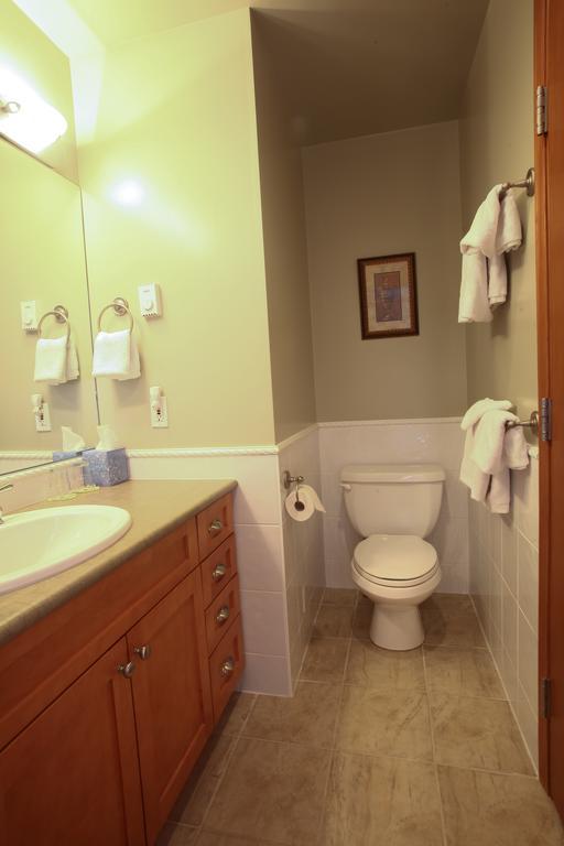 Vila Whistler Alpine Chalet Retreat & Wellness Pokoj fotografie